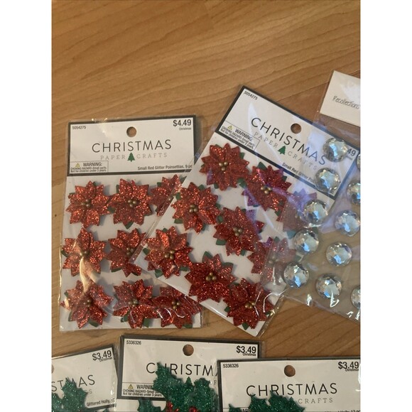 Lot Of Christmas Paper Crafts Poinsettias Holly Leaves Stone Bling Scrapbooking - Picture 4 of 5